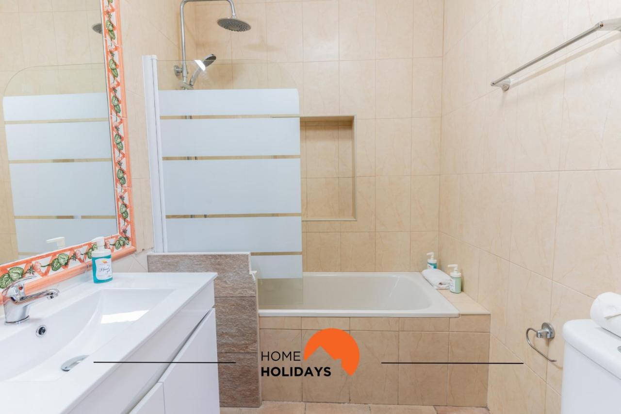 #050 With Pool, Strip High Speed Wifi Holiday home